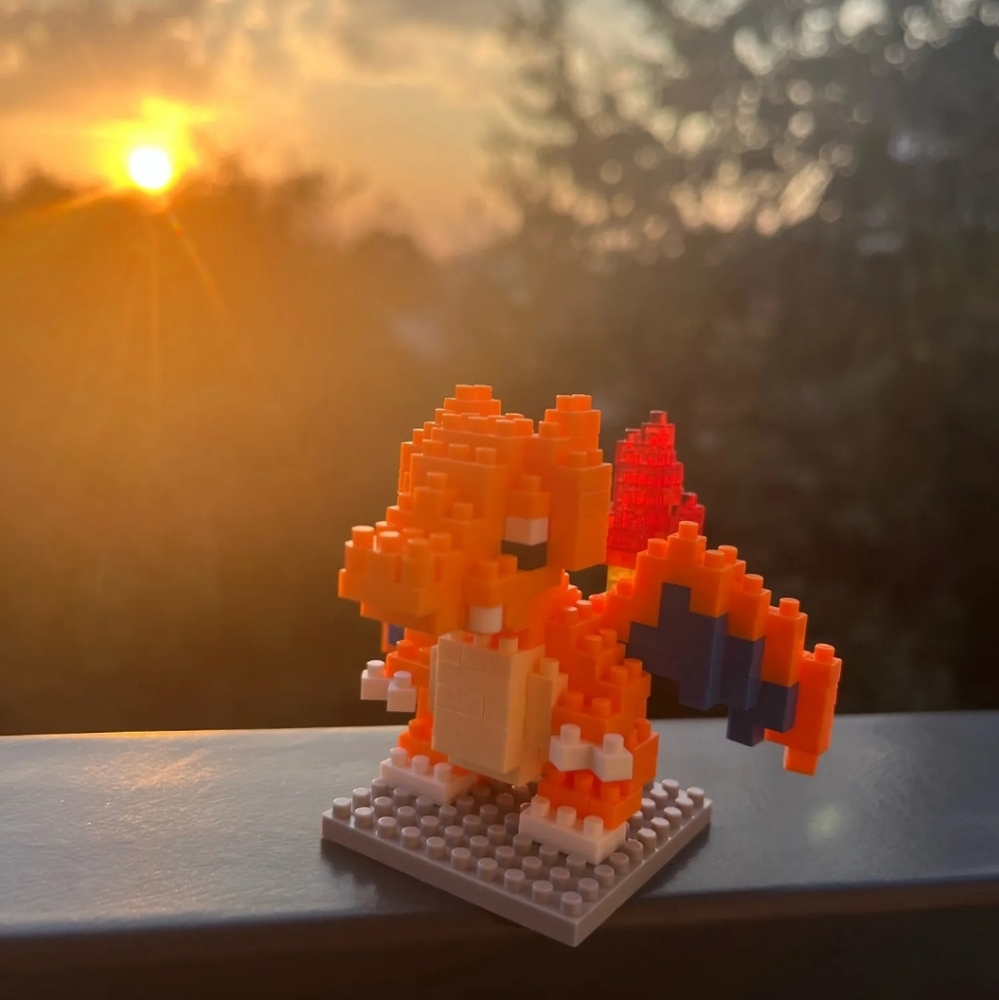 Charizard Interlock Building Bricks - Picture 2 of 5